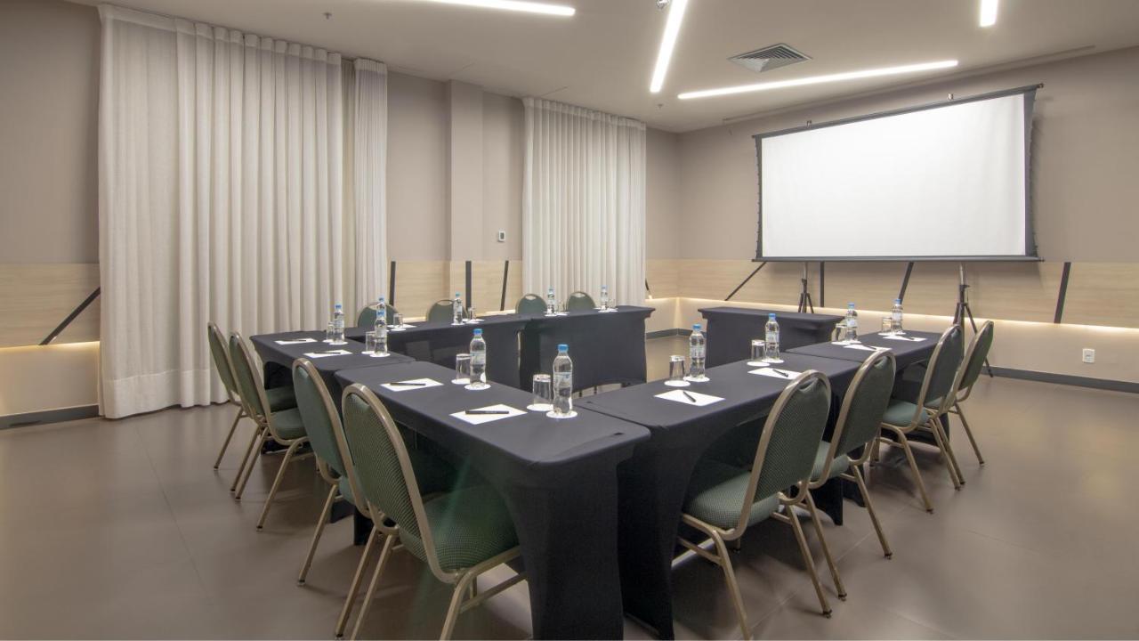 Hotel Deville Prime Porto Alegre